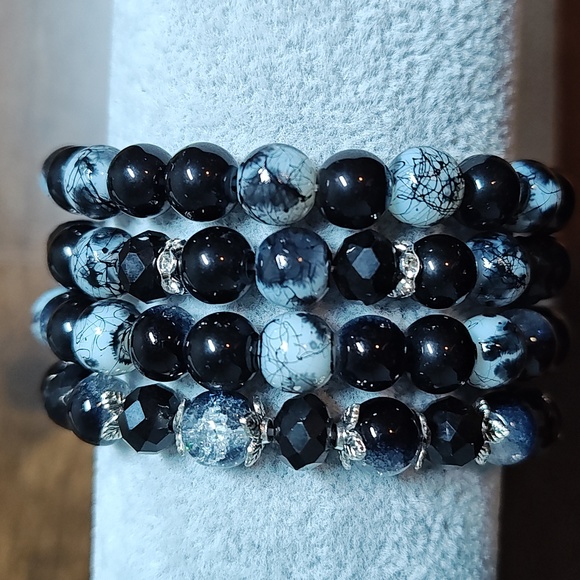 ❌SOLD❌ Bundle of 4 Glass Bead Bracelets - Picture 1 of 13